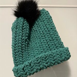 💸CLEARANCE 4/$15💸 Knit Toque w/ Pom Pom & Ponytail Hole